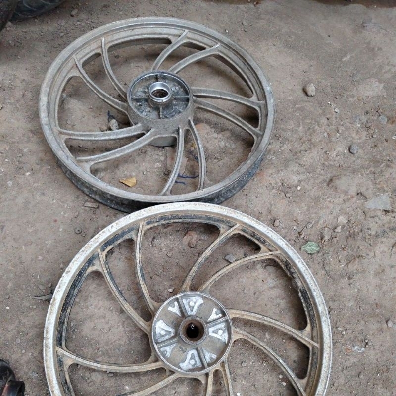 velg resing cefiro ring 17 buat honda belakang saja