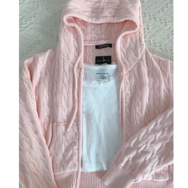 Harga Brandy Melville Sweater Terbaru Februari 2024