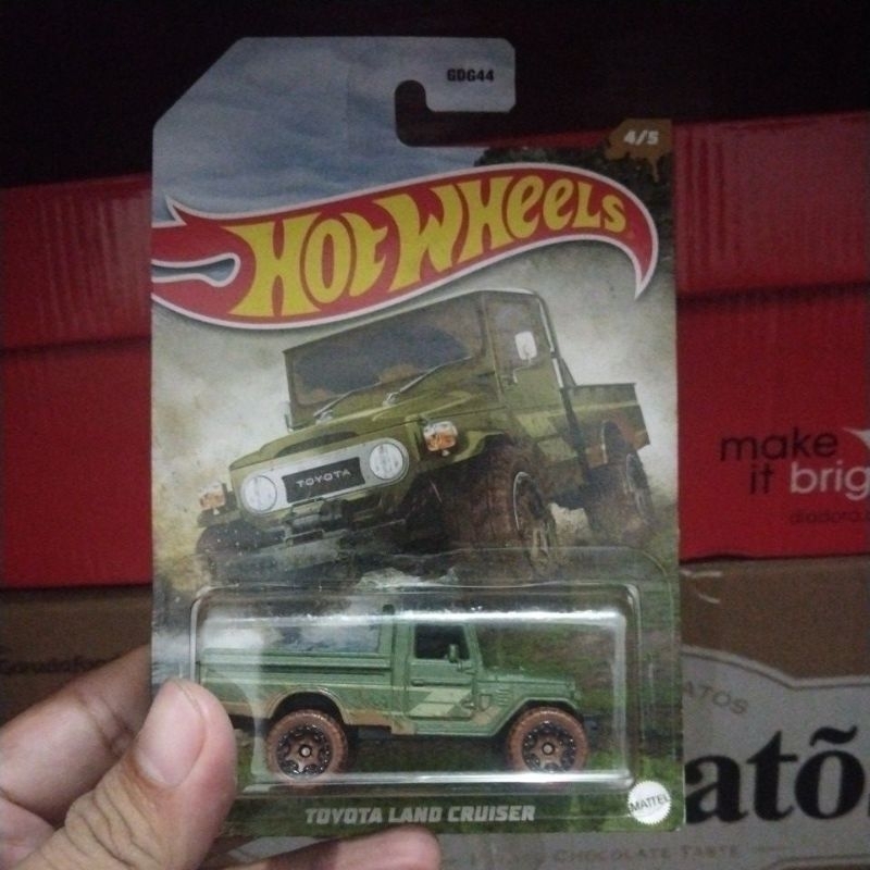 Hot wheels toyota Land cruiser hijau mud runner
