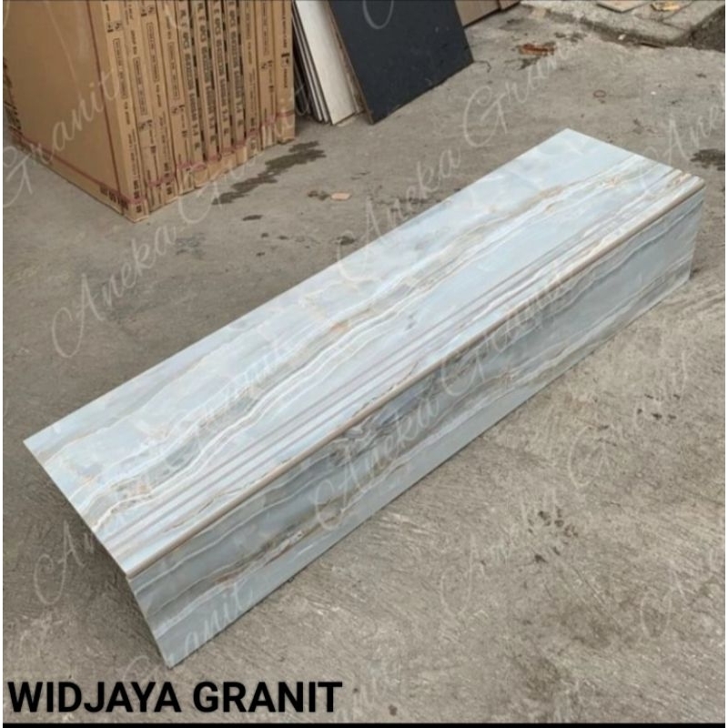 Granit Anak Tangga 30x60 Glosy