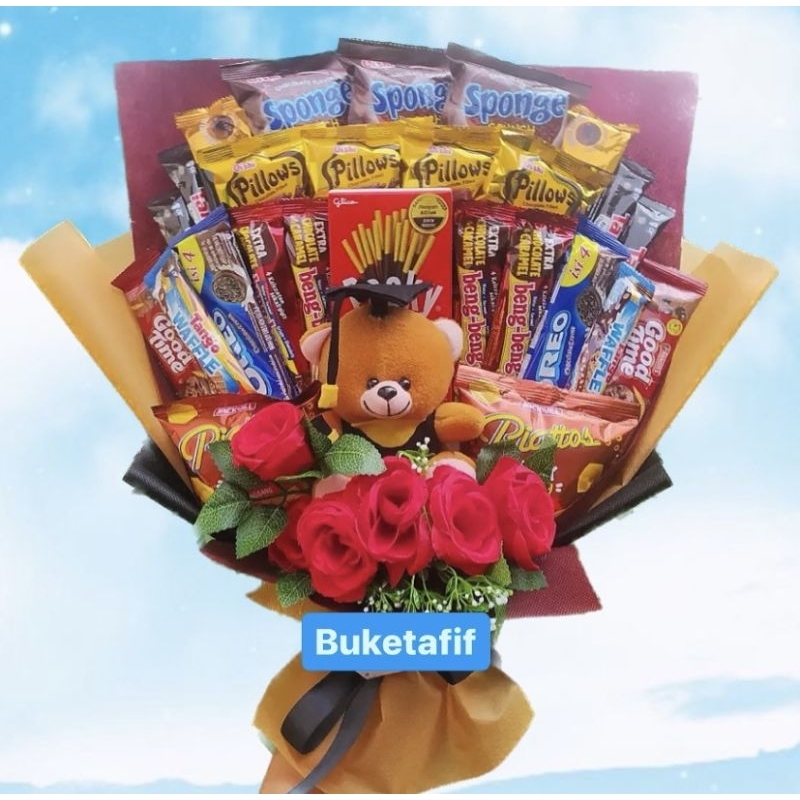 

BUKET PREMIUM COWO SNACK BUNGA BONEKA WISUDA BESAR/HADIAH ULTAH/SIDANG/WISUDA/ANNIVERSARY/ACARA