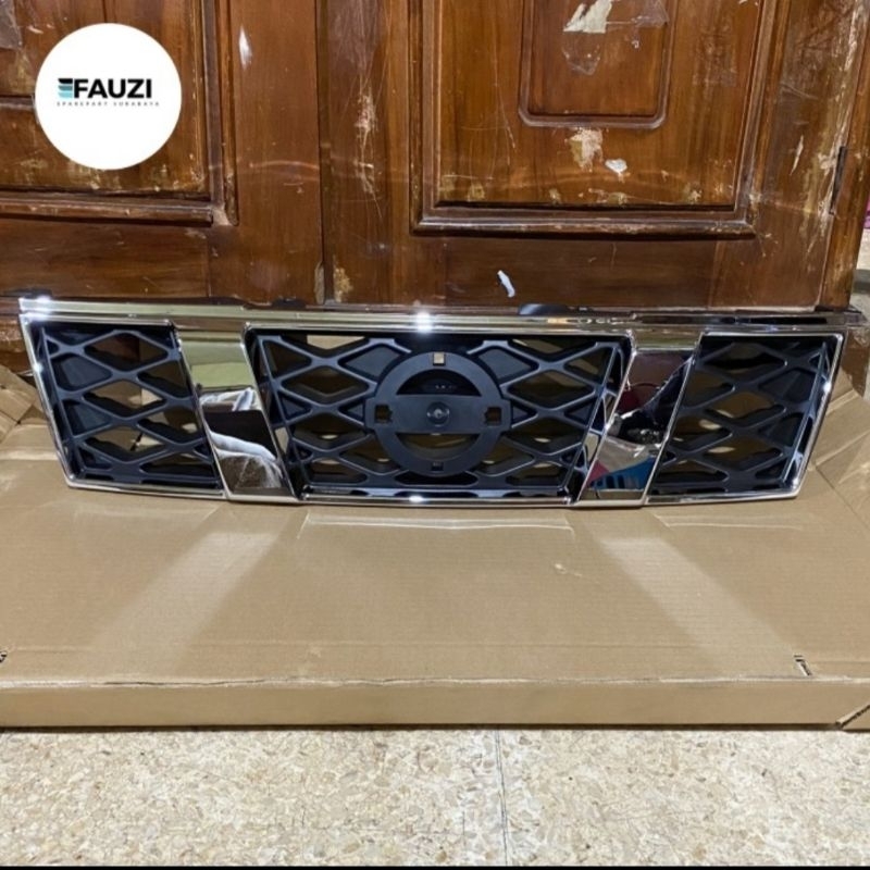 grill nissan xtrail t31 Baru Original Nissan