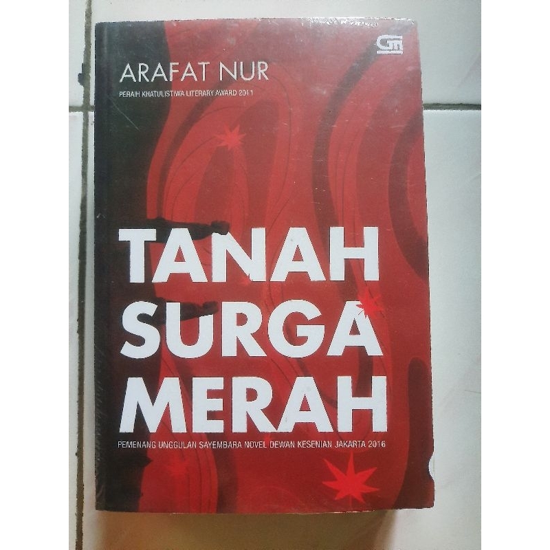 Novel Tanah Surga Merah