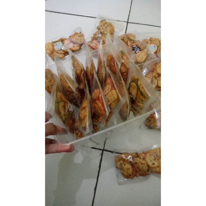 

seblak kering daun jeruk