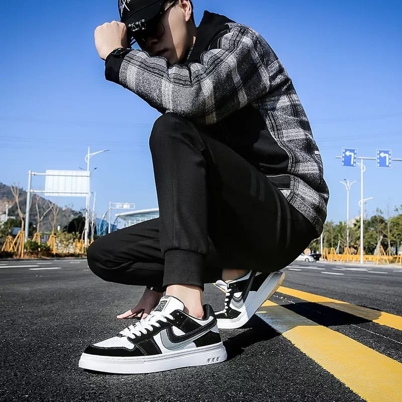Terbaru Sepatu Sneakers Kasual Pria Fashion Trendy Egm