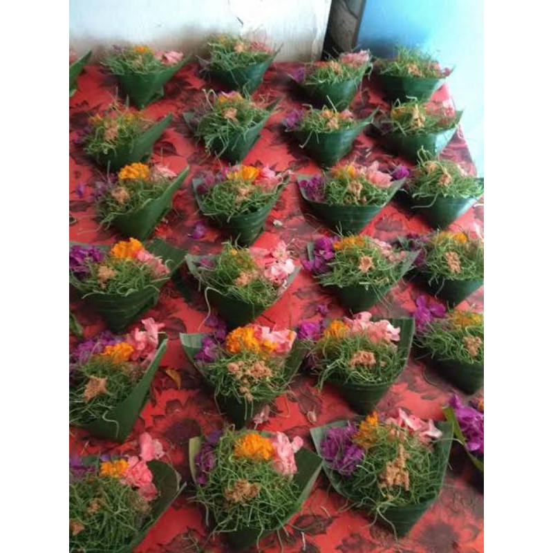 Canang Tangkih | Canang segitiga | canang daun