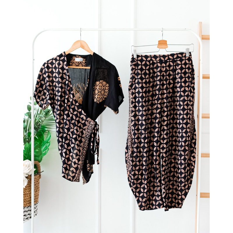 ONE SET BATIK KIMONO DUA MOTIF BATIK MODERN KULOT JINNY CELANA JOGGER BATIK MODERN SETELAN BATIK WAN