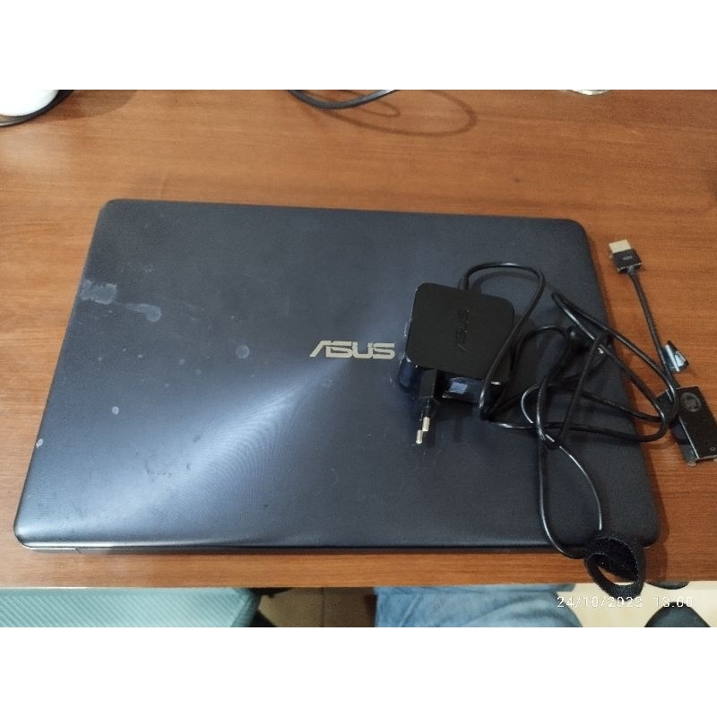 laptop asus minus lcd retak