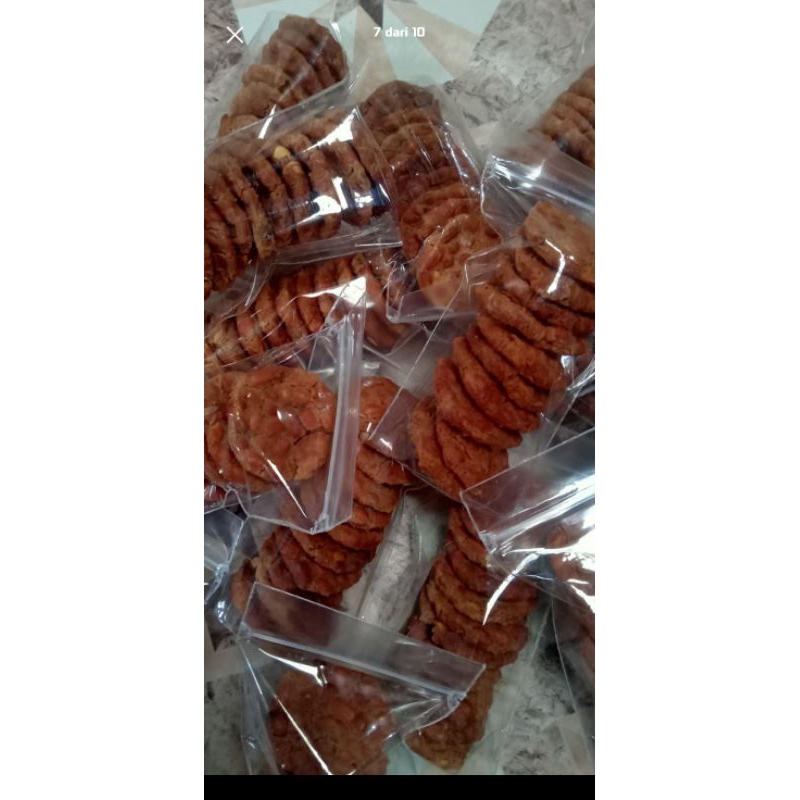 

kcang tampik manis/1000an ya.is satu toples 20rbrsa d jamin gurih dn renyah.gk keras