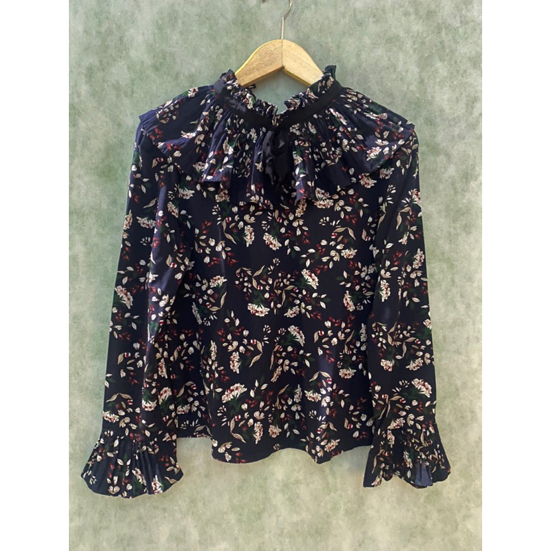 Preloved/Thrift Floral Blouse Korean Style