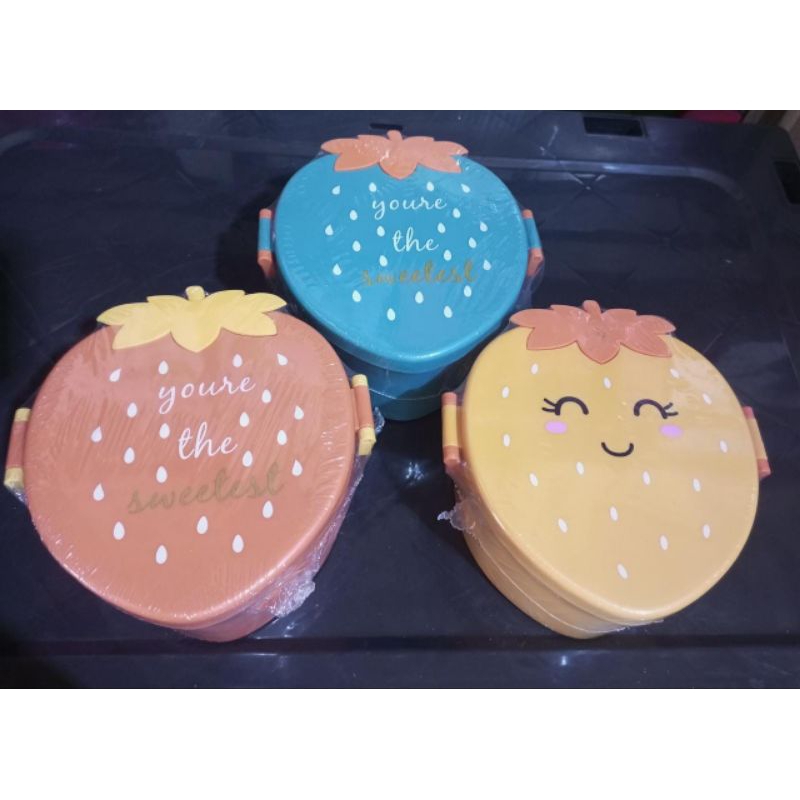 Lunch Box Motif lunch box motif nenas, motif strawberry dan motif permen SANGAT COCOK UNTUK KADO / H
