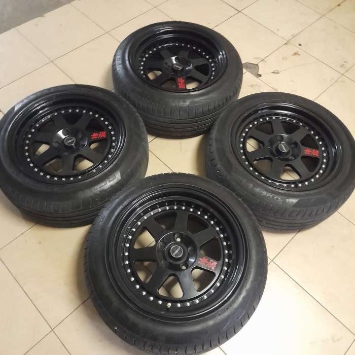 Velg Bekas Mobil Innova Ring 17 Lebar 8/9 Pcd 5x114 Ban 215/55 Forceum & Accelera