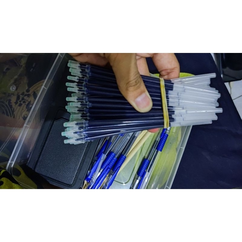

DSM Pena Gel 0.55mm Standard Pulpen Gel Standard Bolpoin Cair Alat Tulis Sekolah Bolpen Warna Hitam Biru Merah Murah