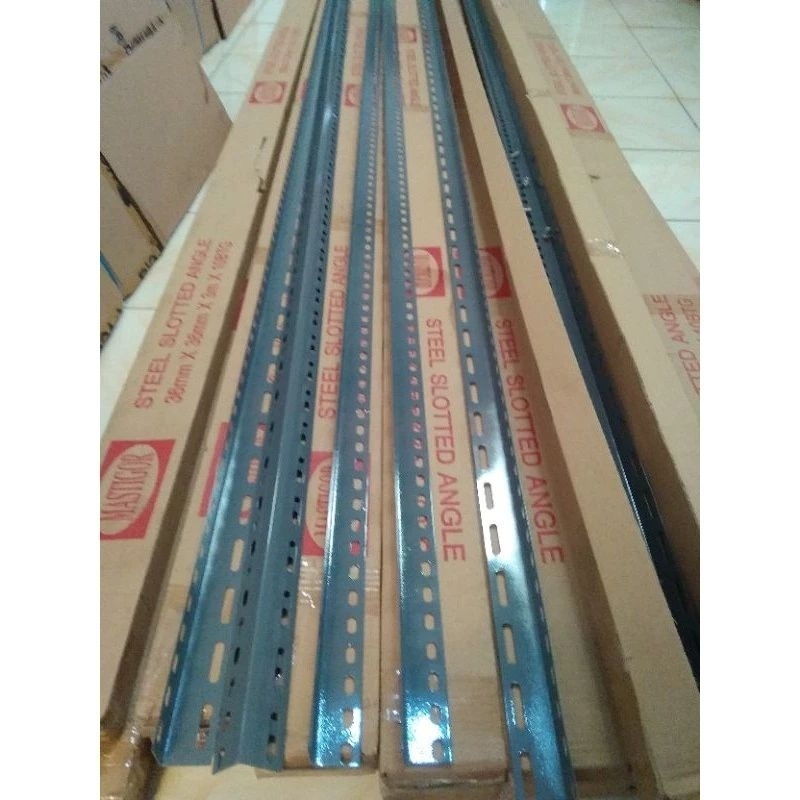 BESI RAK SIKU LUBANG 3.5X3.5X1MM/1.2MM PANJANG FULL 3 METER 1 DUS/ 10 BTG