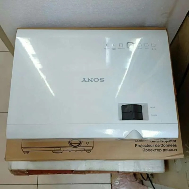 Proyektor Sony VPL-DX131 / VPL-DX111