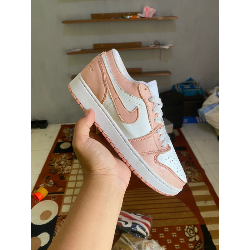 sepatu aj low putih peach wanita