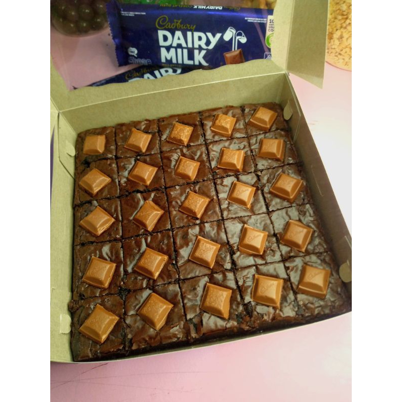 

(BISA INSTANT)BROWNIES FUDGY NON CADBURY FREE KARTU UCAPAN