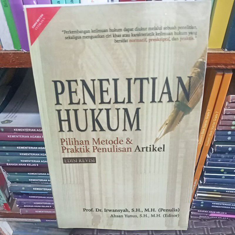 buku penelitian hukum pilihan metode dan praktik penulisan artikel edisi revisi