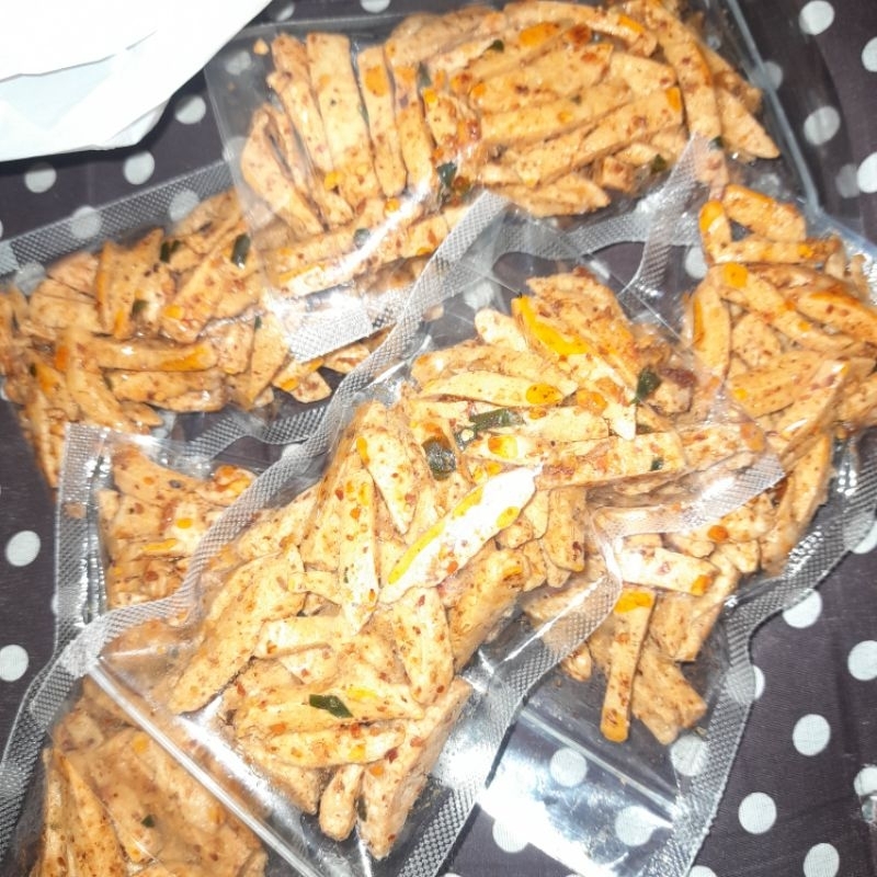 

basreng pedas daun jeruk ±70gr