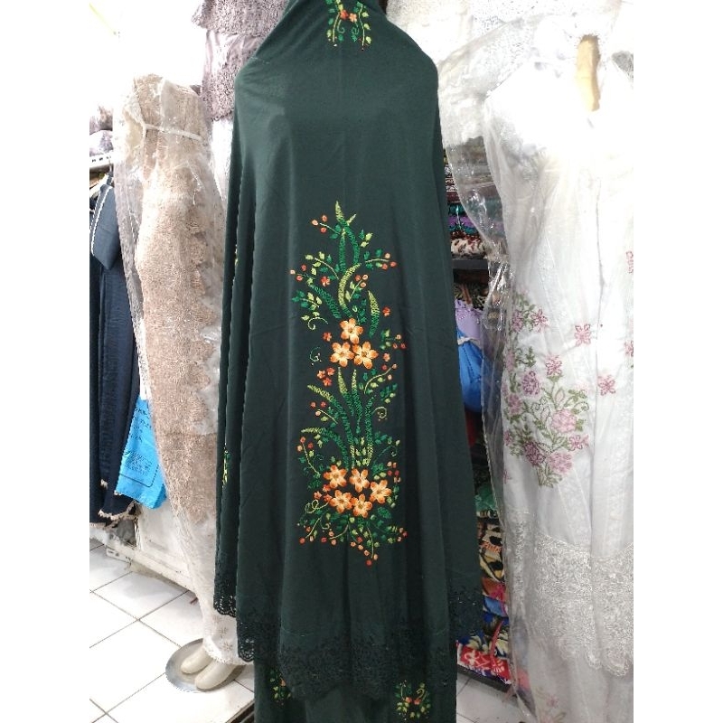 Mukena Khadijah sulam benang timbul khas padang