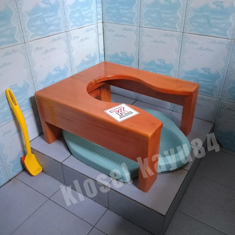 kursi toilet duduk portable untuk lansia