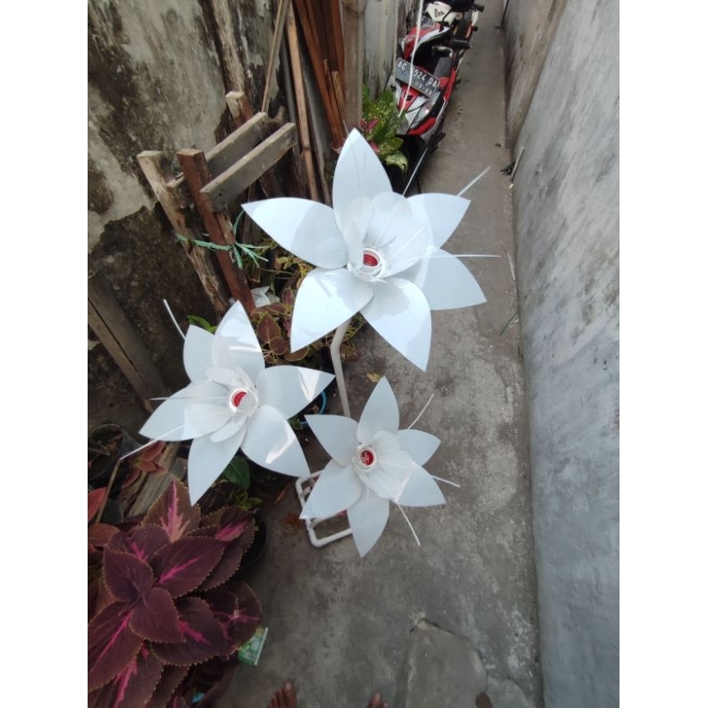 Lampu dekorasi lancip 3 bunga pipa pvc