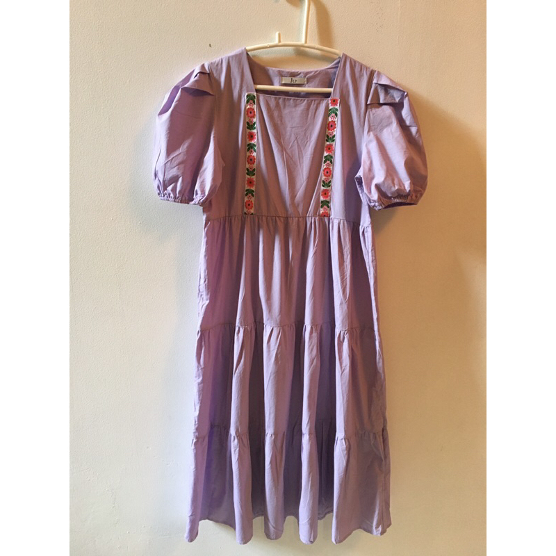 peloved midi tiered puff dress