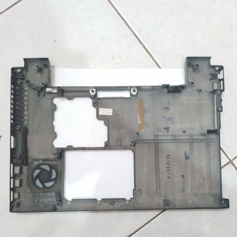 casing cassing case bawah laptop toshiba portege r700
