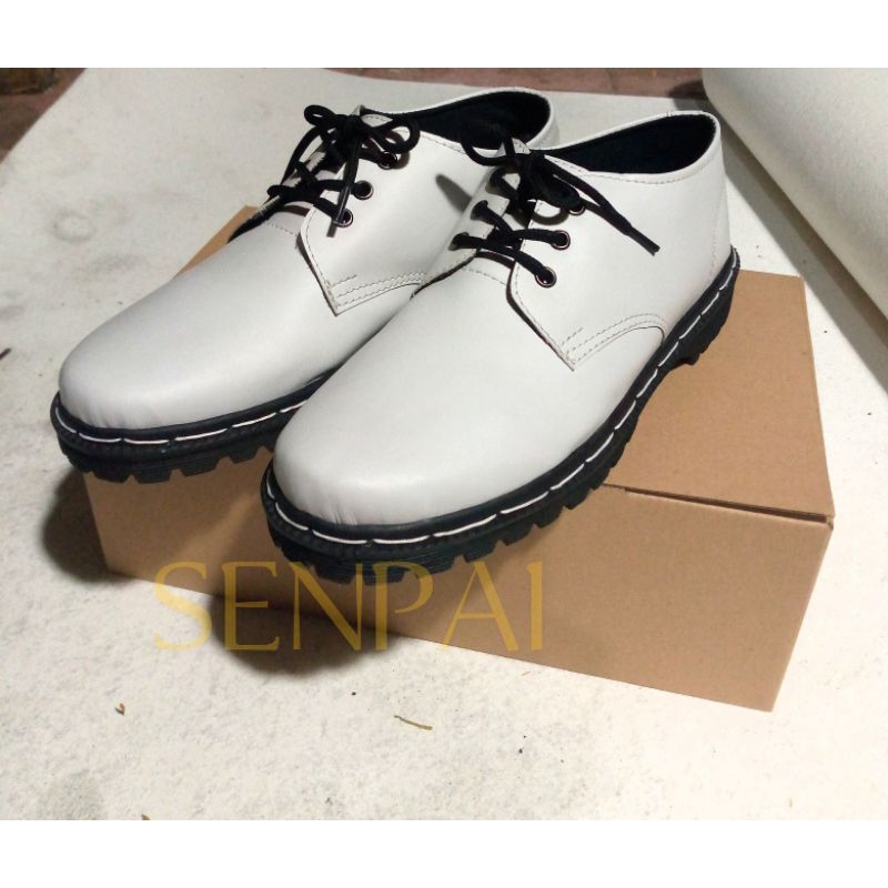 Sepatu Docmart White Low Boots 3.3 Hole Vintage Unisex Pria Wanita