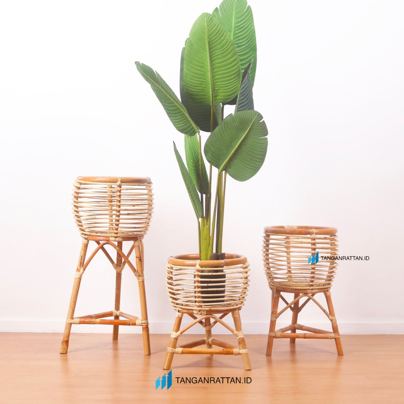 Standing Pot Bunga Rotan / Tempat Bunga Rotan Finishing Natural Melamin / Standing 3 Kaki