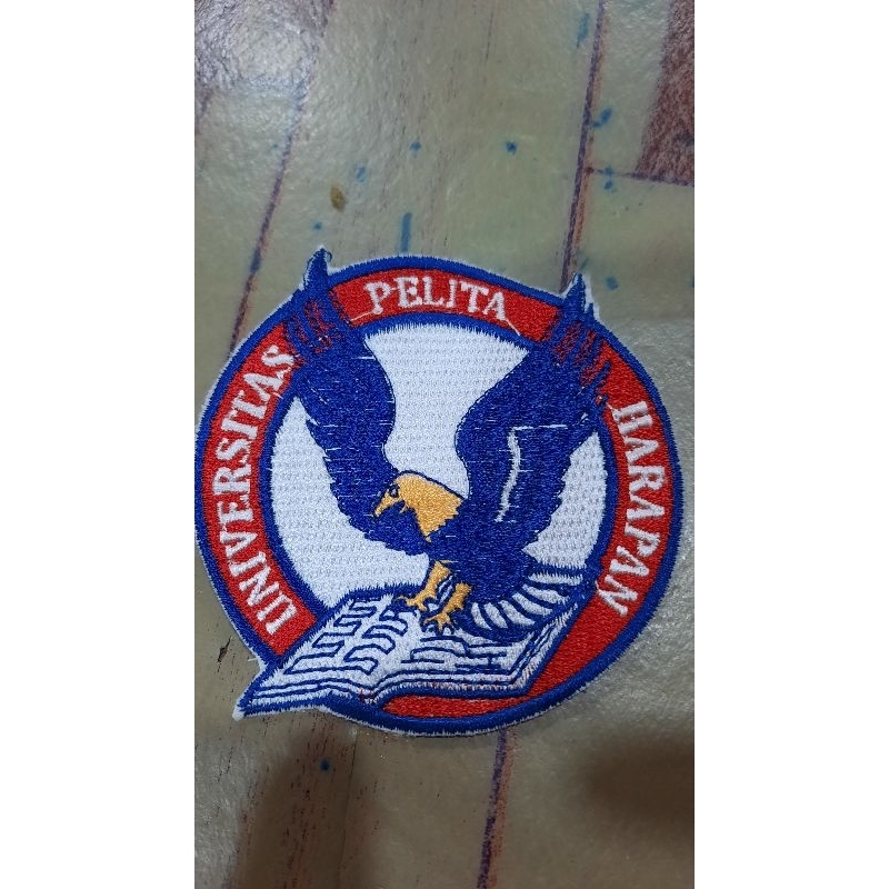 Emblem / Logo / Bet / patch Universitas Pelita Harapan (UPN)