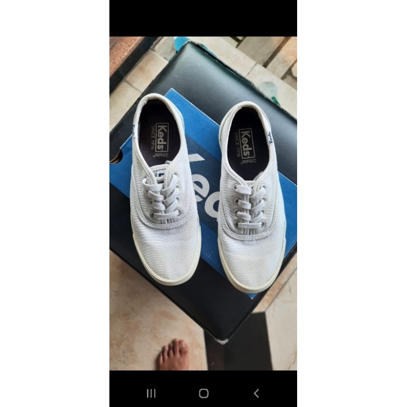 Sepatu Keds