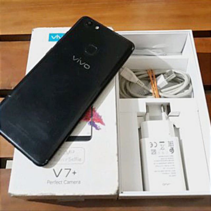 Viv* V7 plus second hitam
