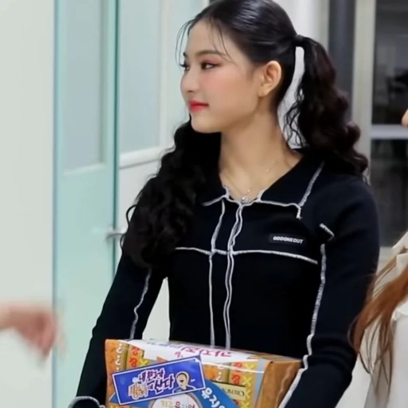 [Isa - STAYC] Y2K Baju Kerah Atasan Wanita Korean Top Terbaru Long Sleeve