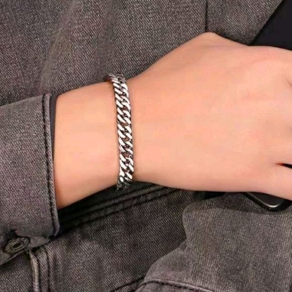 GELANG TITANIUM BAJA SILVER GELANG TANGAN PRIA TITANIUM TERBARU