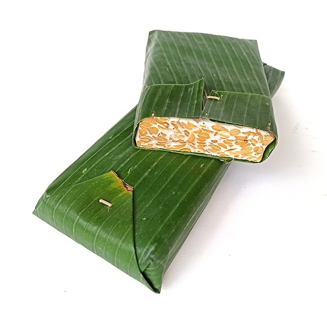 

tempe bungkus daun pisang