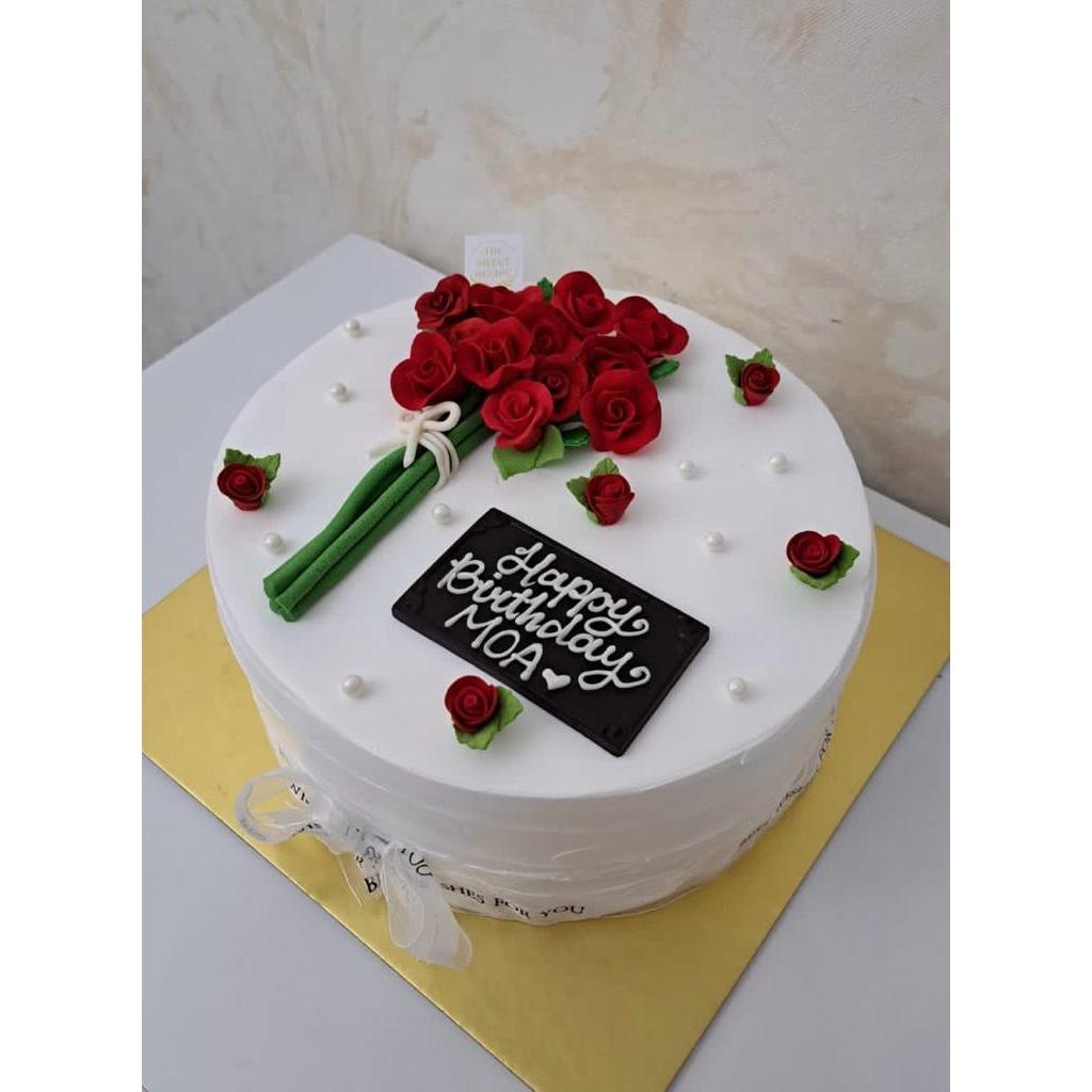 

Cake Red Rose Hand Bouquet