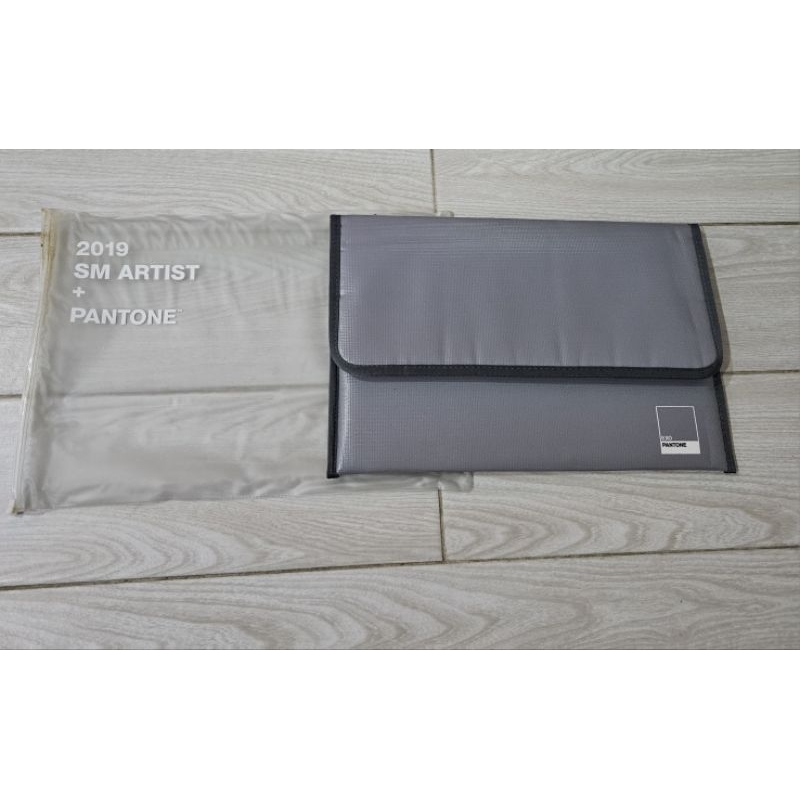 EXO Pantone laptop pouch bag merch official rare