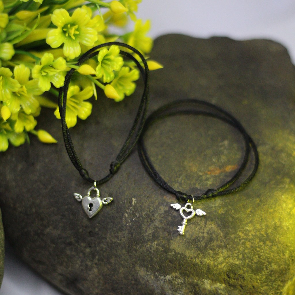 Gelang Couple 2Pcs Liontin Kunci Hati - Simbol Persahabatan dan Cinta