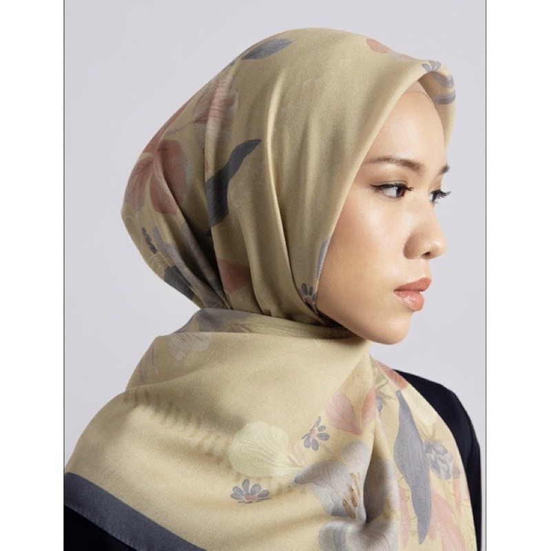 (PRELOVED) NIRALY SCARF KAMIIDEA