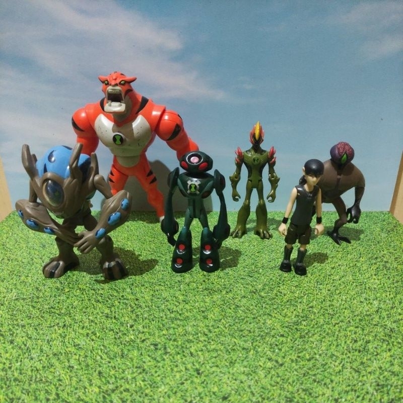 Ben 10 Bandai Toys Alien Action Figure