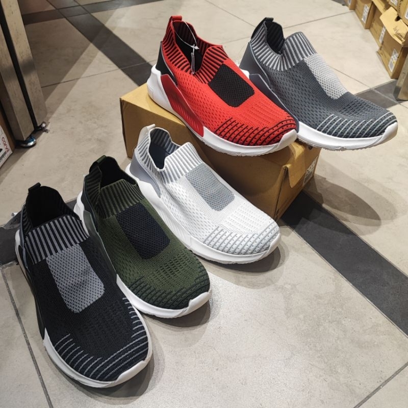 Sepatu slip on Jackson TACO1