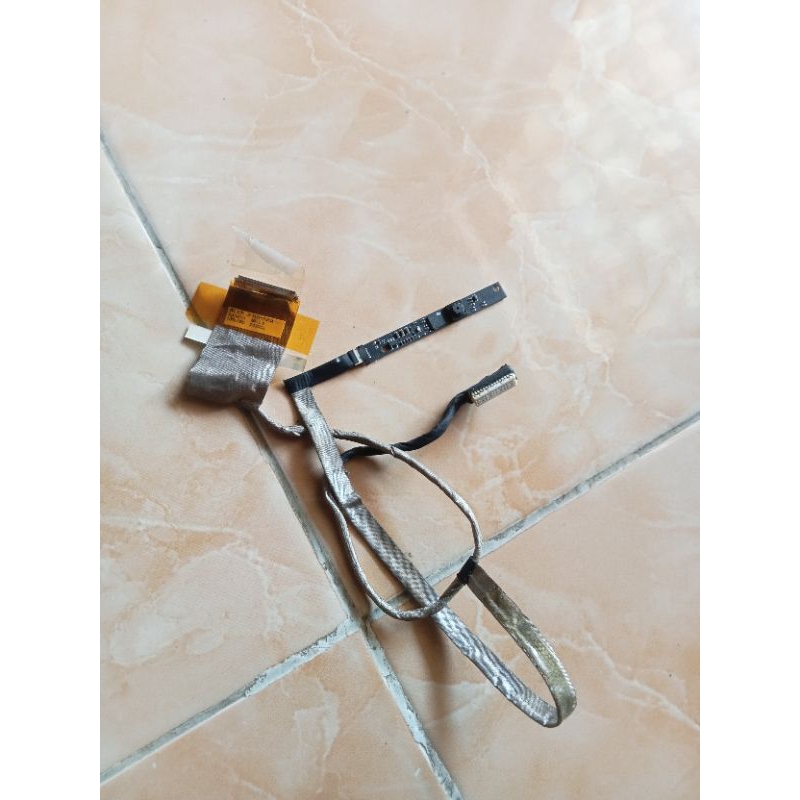 kabel fleksibel lcd+webcam laptop samsung np300e4x