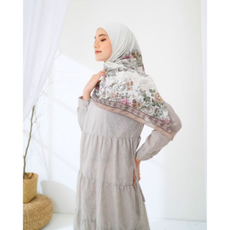 Zoya Vazza Scarf – Kerudung Hijab Segiempat Motif – Bahan French Voal