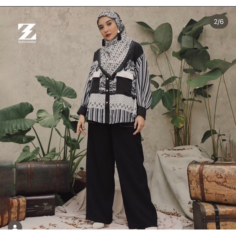 preloved kalea blouse zaskia sungkar uk M (baca deskripsi)