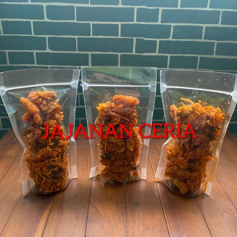 

Mie gulung krispi pedas daun jeruk