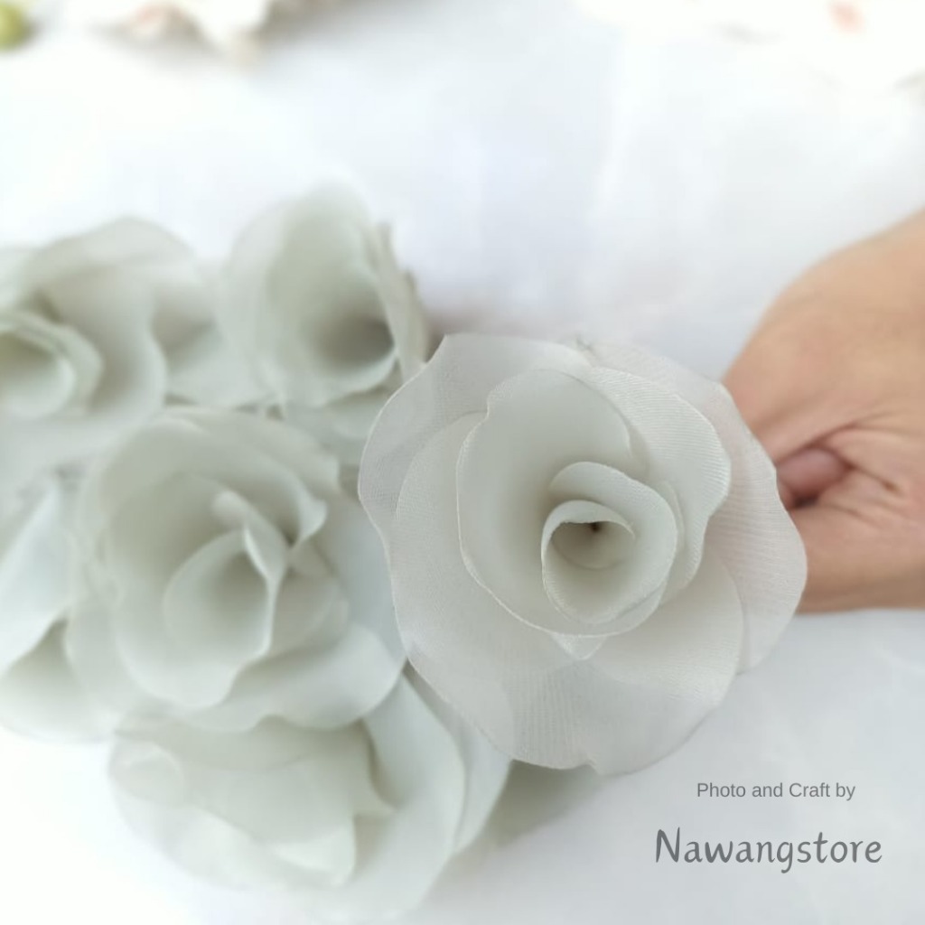 Aplikasi Bunga kuncup /organza /payet /kebaya /jahit