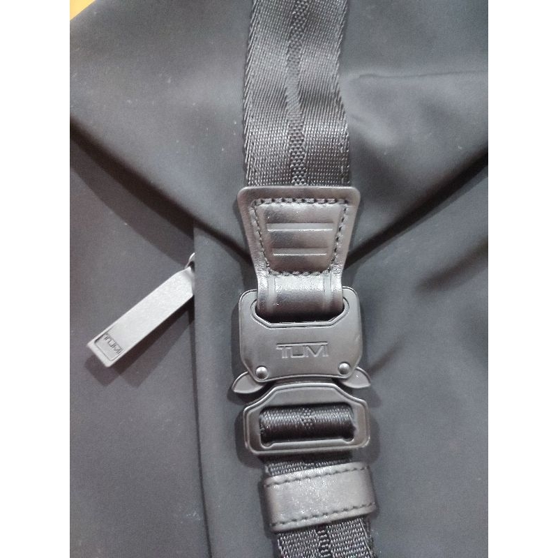 Tumi sling Bag Tahoe Bozeman Original