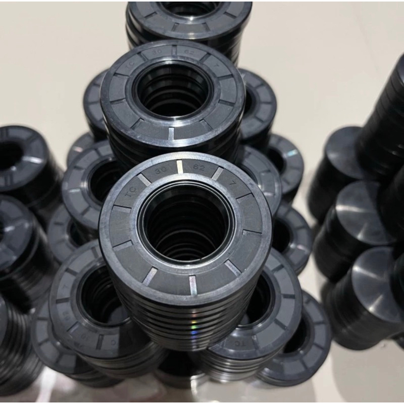 Oil Seal TC 30 62 7 / Seal TC30x62x7