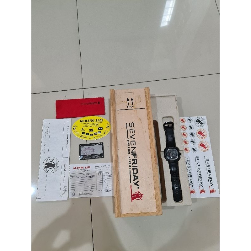 Jam Tangan Seven Friday P3-1 Black Industrial Second Mint Condition.